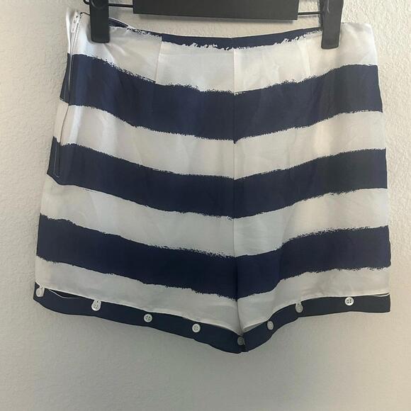 BCBGeneration Navy Blue and White Stripe Silky Sailor Shorts Size 2 Nautical - Picture 4 of 5